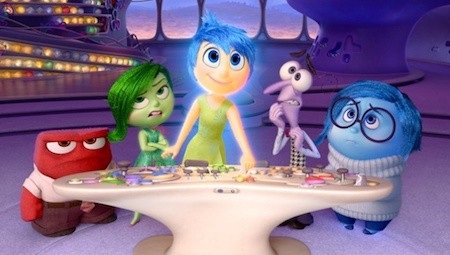 Xúc động trước những bài học quý giá trong phim hoạt hình - 3 Trong bộ phim “Inside out” (2015), cô bé Riley đã phải học cách đối diện với những cảm xúc của mình. Thông qua cuộc hành trình đi từ niềm vui, nỗi buồn, sợ hãi, tức giận hay chán ghét, cô bé Riley cũng như các khán giả đã nhận ra rằng, mỗi người thường phải trải qua vô số cung bậc cảm xúc nhưng điều quan trọng là phải học được cách kiểm soát cảm xúc thay vì để chúng chi phối cuộc sống.