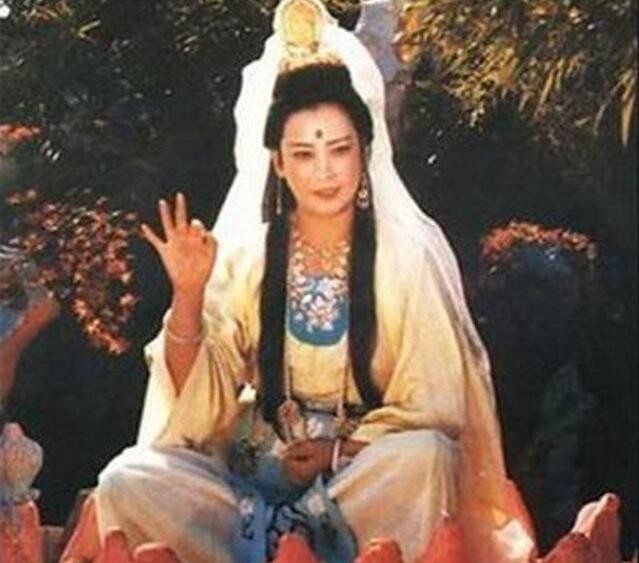 Gặp lại nữ diễn viên vào vai Quan Âm Bồ Tát trong "Tây Du Ký" - 6
Bà đảm nhiệm vai Quan Âm Bồ Tát khi đã ngoài 30 tuổi.