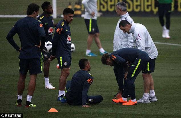 Neymar hồi phục chấn thương thần kỳ, sẵn sàng cho World Cup 2018 - 7
Brazil cũng gặp nhiều vấn đề về chấn thương của các cầu thủ