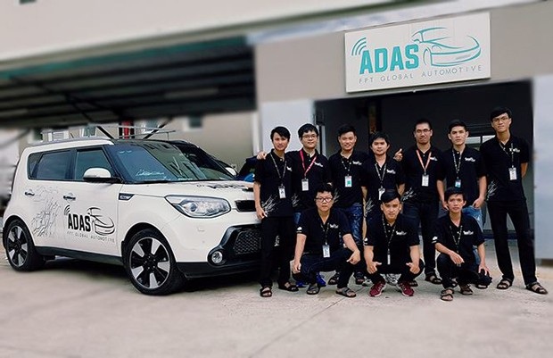 Với công nghệ 4.0, xe của điệp viên 007 sẽ bước ra khỏi màn ảnh - 2 Với công nghệ 4.0, xe của điệp viên 007 sẽ bước ra khỏi màn ảnh - 2