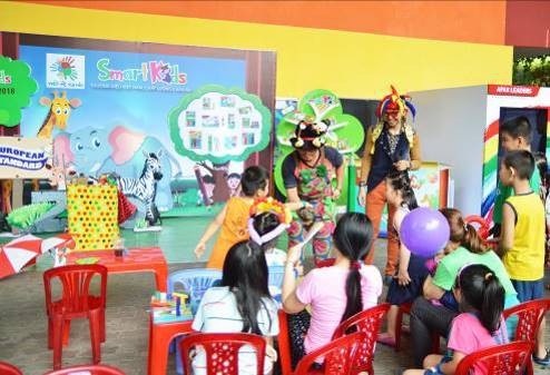 Hạng mục giải thưởng lần đầu xuất hiện tại Lễ tổng kết Nét Vẽ Xanh lần thứ 21 - 5 Bên cạnh đó, nhãn hàng SmartKids còn mang đến những tiết mục xiếc giải trí vô cùng thú vị cho các em