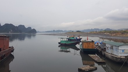 Siêu dự án hơn 2 triệu tỉ đồng, 14 năm vẫn “đắp chiếu” - 2
Siêu dự án nằm bên vịnh Bái Tử Long đến nay vẫn trống hoác.