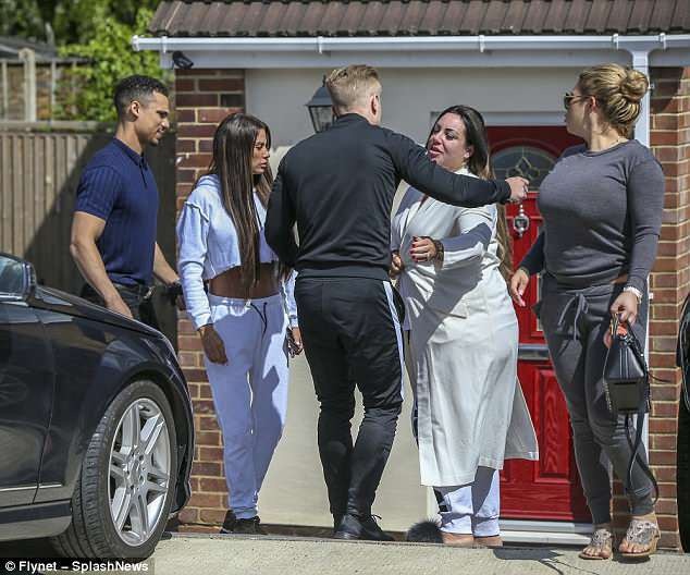 
Kieran Hayler liên tục bị lộ chuyện ăn chả nên Katie đã quyết định chia tay sau nhiều lần cân nhắc
