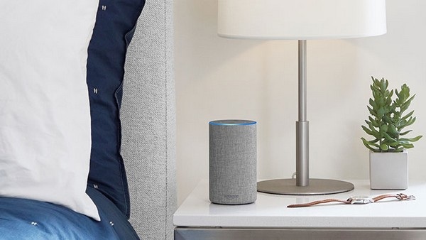 Loa thông minh của Amazon ghi âm cuộc nói chuyện riêng tư rồi gửi ra bên ngoài - 1 Trợ lý ảo trên loa thông minh của Amazon đặt trong phòng ngủ đã ghi âm cuộc nói chuyện riêng tư rồi gửi ra bên ngoài (Ảnh minh họa)