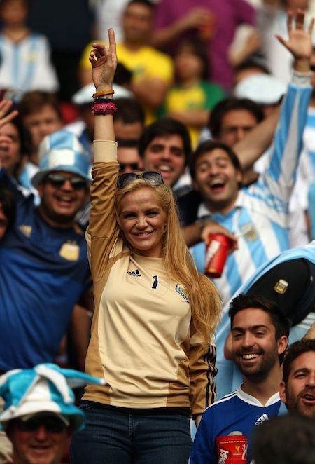 Thủ thành MU được bà xã xinh đẹp lên tiếng đòi suất dự World Cup 2018 - 1 Eliana Guercio vừa lên tiếng đòi quyền lợi cho chồng