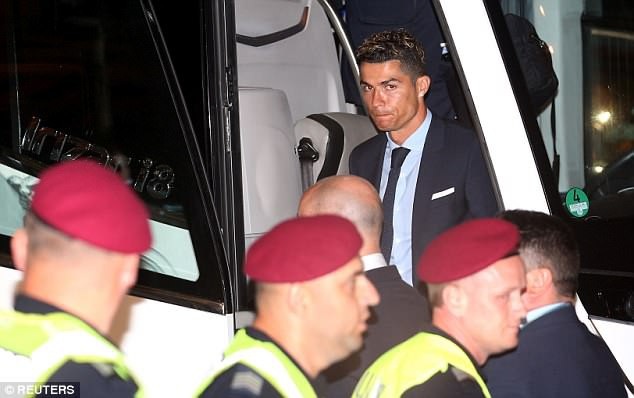 Real Madrid đặt chân xuống Kiev, sẵn sàng làm nên lịch sử - 1 Real Madrid đặt chân xuống Kiev, sẵn sàng làm nên lịch sử - 1