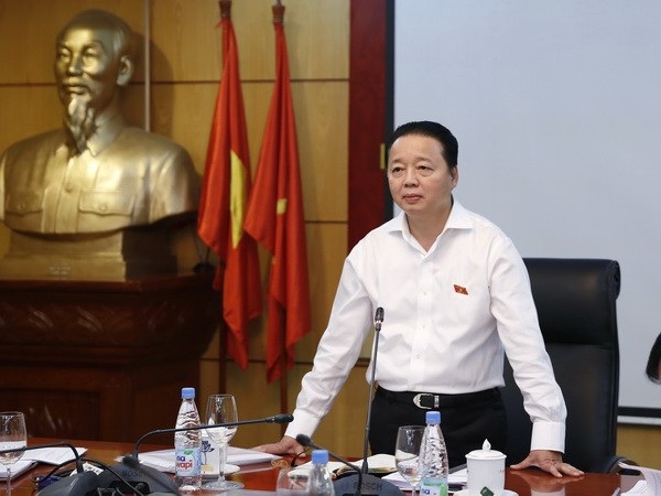 Nhiệm vụ nặng nề, phức tạp sửa luật Đất đai 2013 - 1 Bộ trưởng Bộ Tài nguyên và Môi trường Trần Hồng Hà.