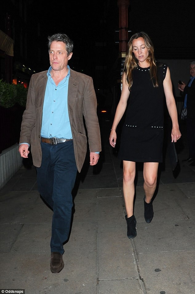 “Người mất niềm tin vào hôn nhân” Hugh Grant cưới bạn gái kém 18 tuổi - 1
Hugh Grant đã kết hôn với bạn gái Anna Eberstein, kém anh 18 tuổi, sau 6 năm hò hẹn với có với nhau 3 đứa con.