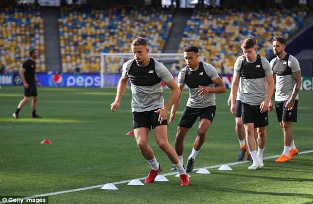 Real Madrid và Liverpool hừng hực khí thế trước trận chiến lịch sử - 12 Real Madrid và Liverpool hừng hực khí thế trước trận chiến lịch sử - 12