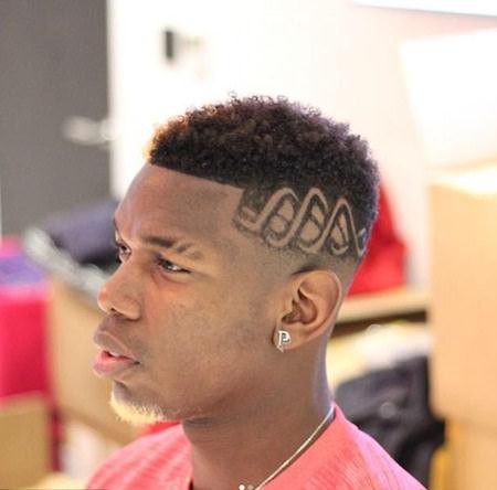 Trước thềm World Cup 2018, Pogba bất ngờ gây “bão” nhờ… kiểu tóc - Ảnh 1. Trước thềm World Cup 2018, Pogba bất ngờ gây “bão” nhờ… kiểu tóc - Ảnh 1.