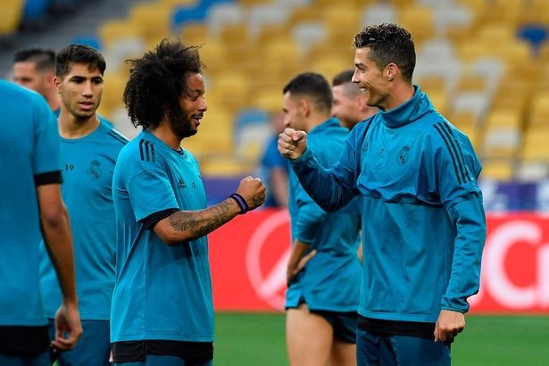 Real Madrid và Liverpool hừng hực khí thế trước trận chiến lịch sử - 5 Real Madrid và Liverpool hừng hực khí thế trước trận chiến lịch sử - 5