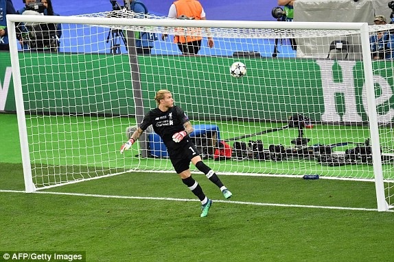 Real Madrid 3-1 Liverpool: Cú đúp của Gareth Bale - 3
... bóng đi thẳng vào lưới trong sự bất lực của thủ môn Liverpool