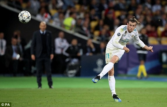 Real Madrid 3-1 Liverpool: Cú đúp của Gareth Bale - 1
Tình huống dứt điểm của Bale không quá nguy hiểm...