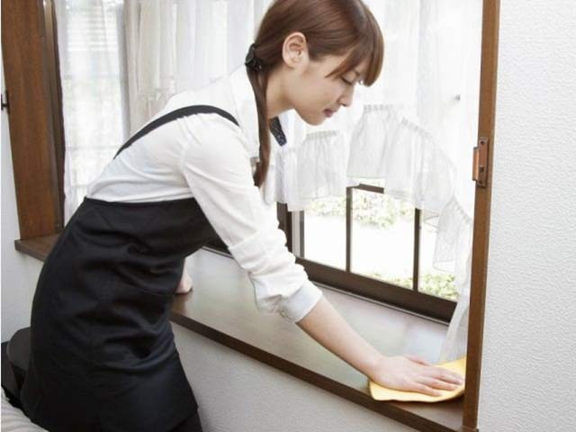 Ghê sợ trước lời nói thảo mai, lúc tắm lại “mở cửa hững hờ” của cô giúp việc nhằm quyến rũ chồng tôi - 1 Tôi quá sợ cô giúp việc thảo mai, thường giở chiêu quyến rũ chồng người khác. Ảnh minh họa