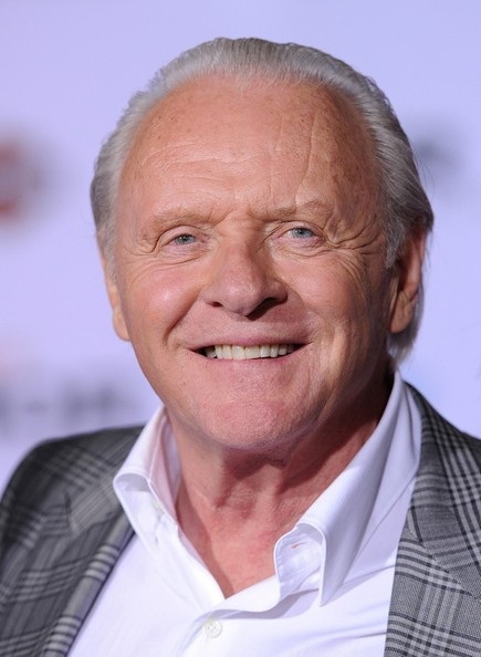 
Mọi người không nên chỉ trích tôi về việc này. Ai cũng có thể làm những việc mà họ muốn. Tôi không phí thời gian lo lắng về suy nghĩ của người khác.
