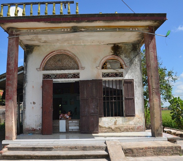 Gia cảnh khốn cùng của bé 9 tuổi, mắc đa dị tật bẩm sinh - 1 Ngôi nhà đã quá cũ nát của mẹ con chị Sang