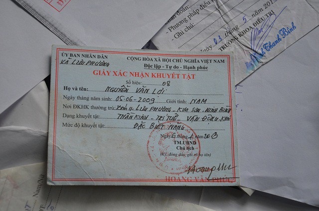 Gia cảnh khốn cùng của bé 9 tuổi, mắc đa dị tật bẩm sinh - 2 Cậu bé Nguyễn Văn Lợi, bị mắc tim bẩm sinh, teo não và bệnh động kinh