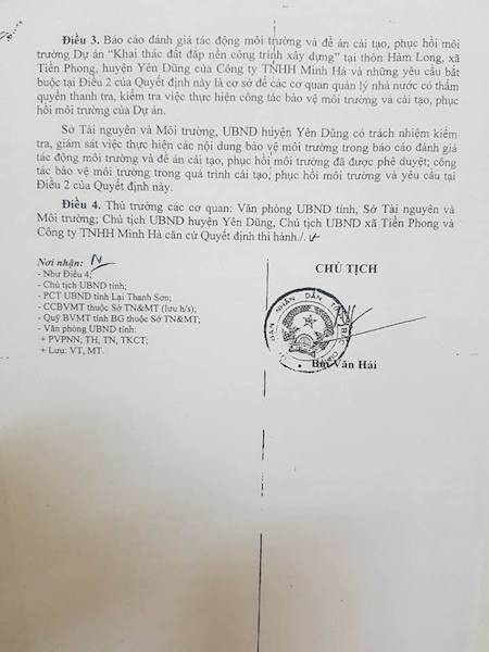 Nghi án phó giám đốc tự sát sau khi bắn nữ kế toán trưởng, doanh nghiệp bí ẩn là ai? - 5
UBND tỉnh Bắc Giang tiếp tục có Quyết định số 1797/QĐ-UBND do ông Bùi Văn Hải, Chủ tịch UBND tỉnh ký về việc phê duyệt báo cáo đánh giá tác động môi trường và đề án cải tạo, phục hồi môi trường dự án khai thác đất đắp nền công trình xây dựng tại thôn Hàm Long, xã Tiền Phong, huyện Yên Dũng do Công ty TNHH Minh Hà làm chủ đầu tư.