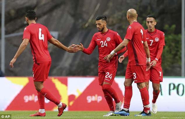 Vắng C.Ronaldo, Bồ Đào Nha hòa thất vọng ở trận giao hữu tiền World Cup - 5
Anice Badri rút ngắn tỷ số xuống 1-2 ở phút 39 sau tình huống xâm nhập vòng cấm
