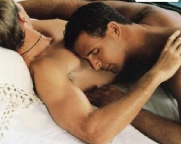Nguy cơ phơi nhiễm HIV cực cao khi quan hệ tình dục đồng giới - 1 Quan hệ tình dục đồng giới có nguy cơ nhiễm HIV rất cao (ảnh minh họa)