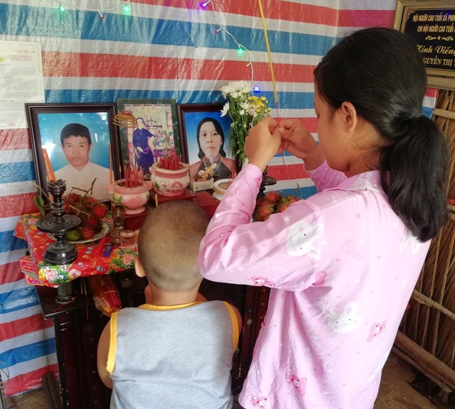 Mồ côi cha mẹ, bé 15 tuổi mắc bệnh tim khốn khó chăm em mắc bệnh bại não - 8 Tương lai của 2 cháu Mộng Cầm và Mộng Nguyên giờ không biết sẽ ra sao. Rất mong sự sẻ chia của các tấm lòng hảo tâm.