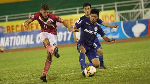 Bình Dương thắng đậm Sài Gòn FC ở vòng 10 V-League - 1
Bình Dương (xanh) dễ dàng thắng đậm Sài Gòn FC