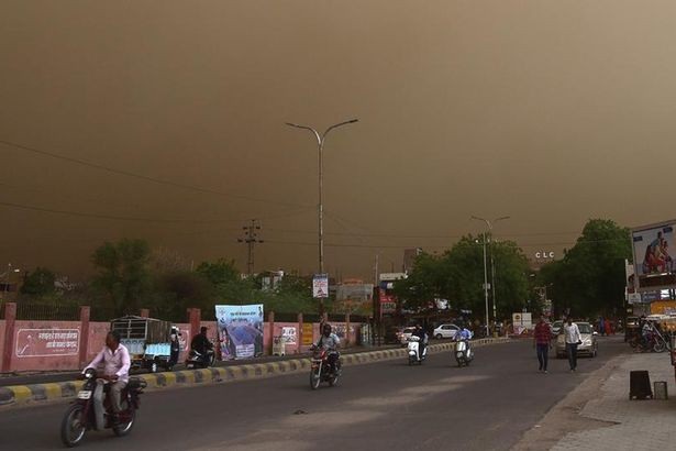 Bão cát tấn công Ấn Độ, 77 người thiệt mạng - 2
(Ảnh: PTI Photo)