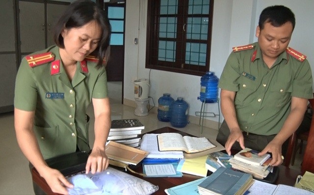 Nữ giáo viên ly dị chồng, kéo 2 con theo “Hội thánh Đức Chúa Trời” - 2 Trước đó, cơ quan công an cũng đã phát hiện một điểm sinh hoạt trái phép của “Hội thánh Đức Chúa Trời” tại Quảng Bình