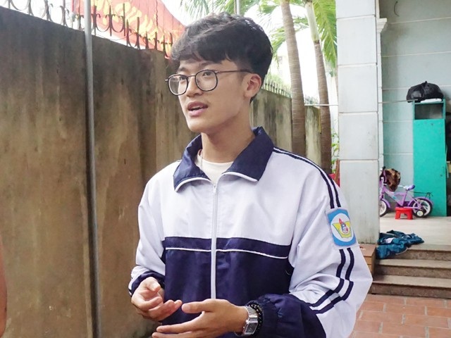 Học sinh Nghệ An chia sẻ bị ĐSQ Mỹ từ chối cấp visa - 2
Tuy nhiên qua 2 lần phỏng vấn, Mai Nhật Anh bị Đại sứ quán Mỹ từ chối cấp visa