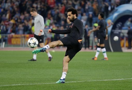 Những khoảnh khắc sôi động ở trận thắng của AS Roma trước Liverpool - 2
Salah lần đầu trở lại mái nhà xưa kể từ khi rời đội bóng của thủ đô Italia vào Hè năm ngoái