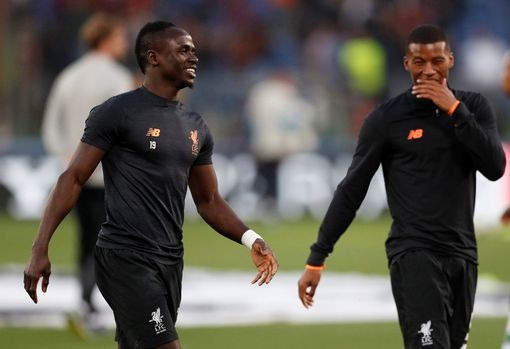 AS Roma 4-2 Liverpool: Sự trỗi dậy muộn màng - 19
Mane (trái) và Wijnaldum khởi động tại Olimpico
