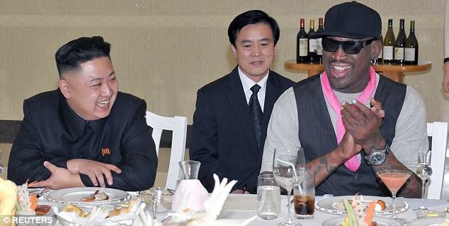 "Bạn thân người Mỹ" tin nhà lãnh đạo Kim Jong-un đã thay đổi - 1 Ông Kim Jong-un và ông Dennis Rodman (Ảnh: Reuters)