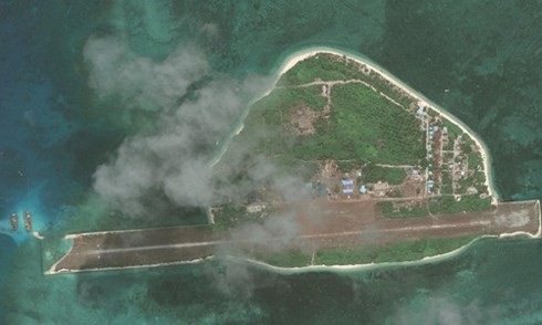 Bộ Ngoại giao nói về việc tàu chiến Mỹ áp sát Hoàng Sa - 1 Philippines xây dựng trái phép đảo Thị Tứ thuộc quần đảo Trường Sa của Việt Nam (ảnh: CSIS)