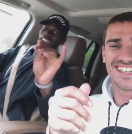 Pogba và Griezmann thư giãn trước chiến dịch World Cup 2018 - 1 Pogba vui vẻ “hẹn hò” với...