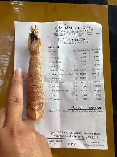 Hải sản tính tiền ghế ngồi, nước chanh phụ thu máy lạnh: Chặt chém vô đối - 4
Ảnh chụp hóa đơn nhà hàng tính giá 1 triệu đồng/kg tôm tít