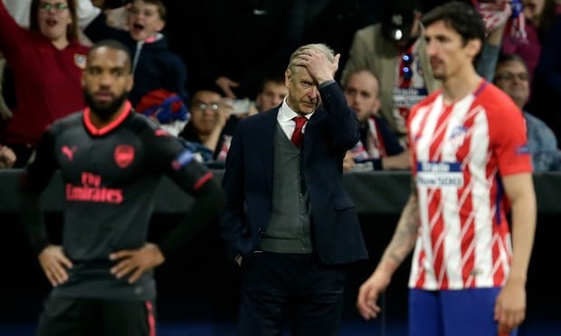 HLV Arsene Wenger: “Tôi rất buồn và thất vọng” - 1 HLV Wenger rất thất vọng sau khi bị loại khỏi Europa League