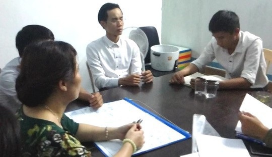 Đà Nẵng cảnh báo học sinh, sinh viên về “Hội thánh Đức Chúa Trời” - 1
Công an Đà Nẵng phát hiện một nhóm truyền đạo Hội thánh Đức Chúa Trời ở phường Hòa Khánh Nam, quận Liên Chiểu (ảnh: Công an cung cấp)