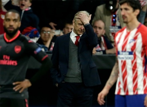 Nỗi thất vọng tột cùng của HLV Wenger ở trận đấu cuối tại cúp châu Âu - 10 HLV Wenger đã chia tay Arsenal trong kỷ niệm buồn