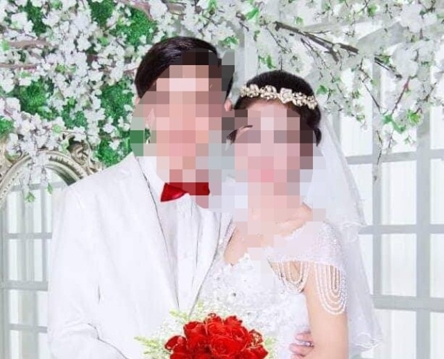 Xôn xao thông tin nữ sinh lớp 6... lấy chồng - 2
Hình của cô dâu nhí và chú rể.