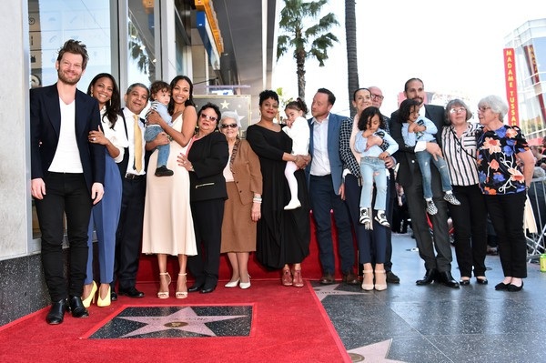 Zoe Saldana khoe 3 con trai trong buổi nhận sao trên đại lộ Danh vọng - 6
Cặp đôi có với nhau 3 con trai nhưng rất hiếm khi để lộ trước công chúng