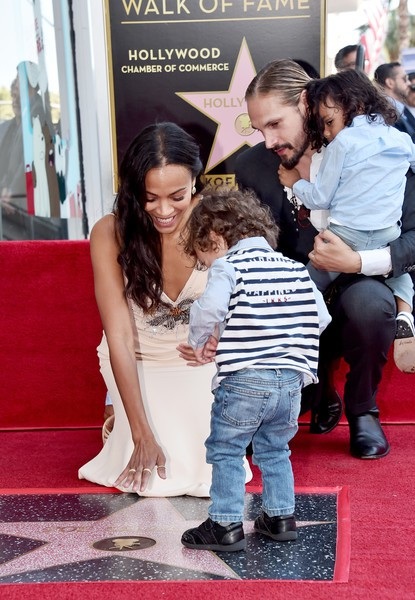 Zoe Saldana khoe 3 con trai trong buổi nhận sao trên đại lộ Danh vọng - 7
Zoe Saldana hết lời cảm ơn chồng trong sự kiện