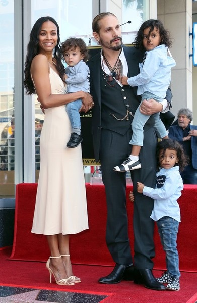 Zoe Saldana khoe 3 con trai trong buổi nhận sao trên đại lộ Danh vọng - 11 Zoe Saldana khoe 3 con trai trong buổi nhận sao trên đại lộ Danh vọng - 11