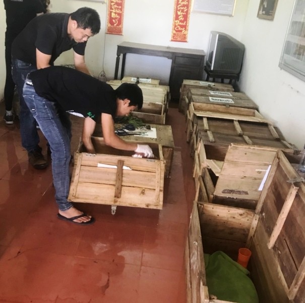 Bàn giao 15 cá thể tê tê quý hiếm cho Vườn quốc gia Cúc Phương - 2 Những cá thể tê tê đã được cán bộ Trung tâm nghiên cứu và bảo tồn động vật hoang dã và Vườn quốc gia Cúc Phương tiếp nhận