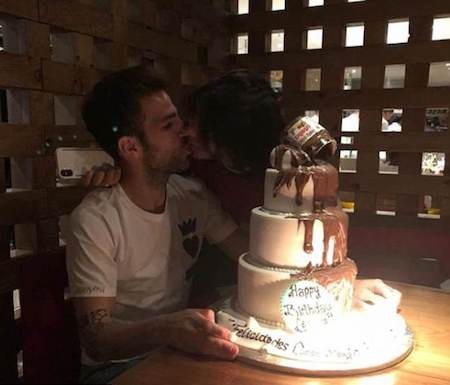 Fabregas đón sinh nhật đầy ý nghĩa bên cô bạn gái xinh đẹp - 1 Fabregas vui mừng đón sinh nhật bên gia đình