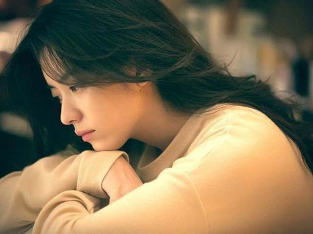 Anh trai ngoại tình, em gái đắn đo nên nói cho chị dâu hay đi đánh ghen, dằn mặt hộ chị - 1