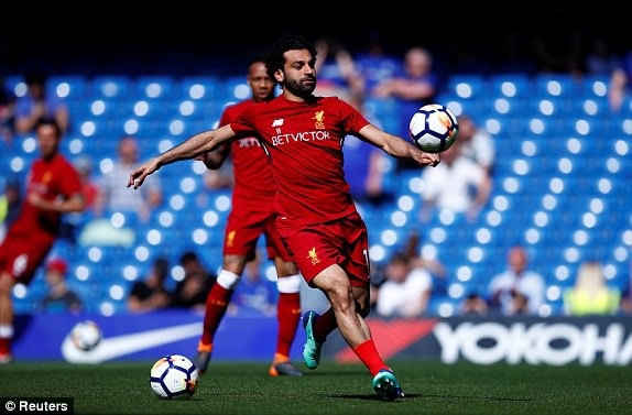 Chelsea 1-0 Liverpool: Giroud gieo hi vọng cho The Blues - 7
Salah trong lần đầu trở lại Chelsea kể từ khi chuyển sang Liverpool