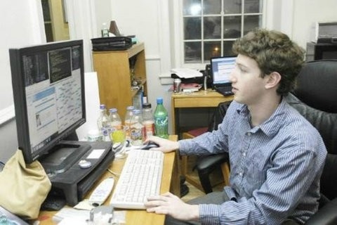 CEO Mark Zuckerberg: Khi "tài năng gặp thời" - 4 Mark Zuckerberg được làm quen với máy tính và công việc lập trình từ khi còn rất trẻ.