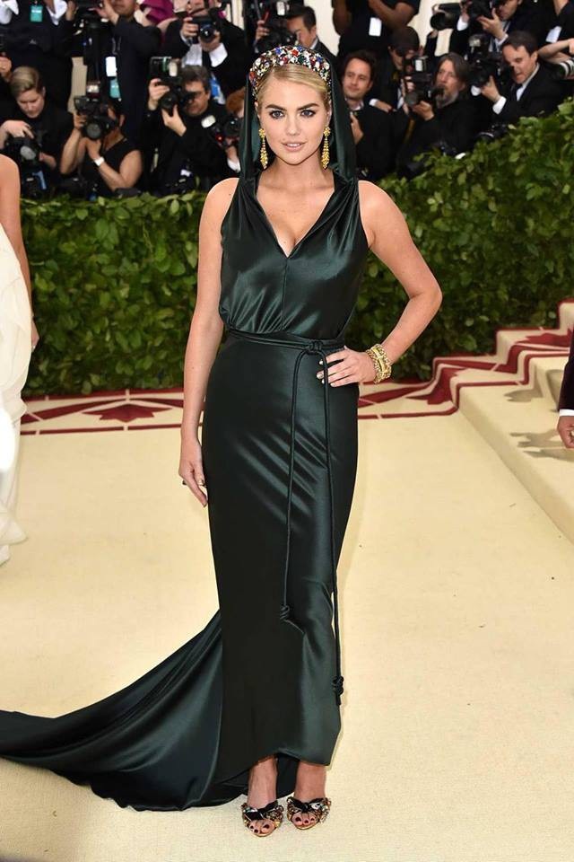 Dàn sao lộng lẫy váy áo dự gala thời trang MET - 49
Kate Upton diện váy Zac Posen