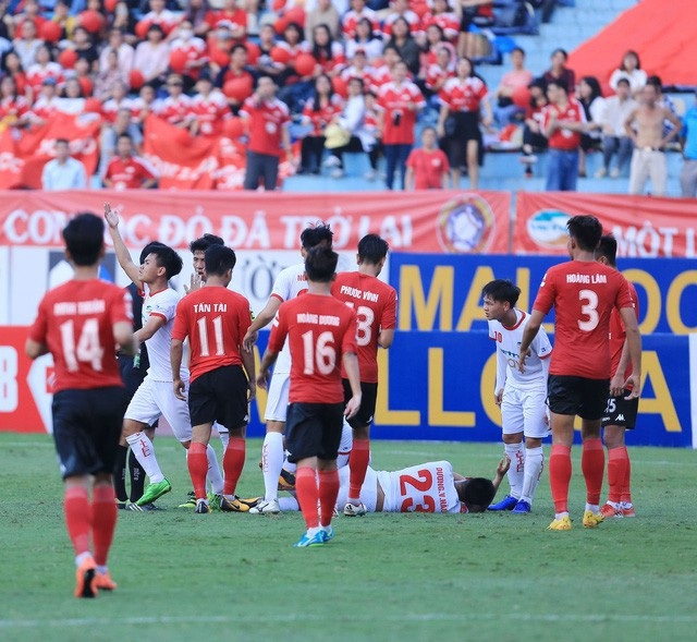 
Tấn Tài phải bồi thường tiền chữa trị chấn thương cho Văn Hào
