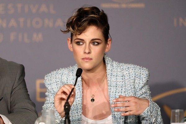 Kristen Stewart "chuẩn men" dự LHP Cannes - 1
Kristen Stewart dự họp báo trong ngày khai mạc LHP Cannes năm 2018